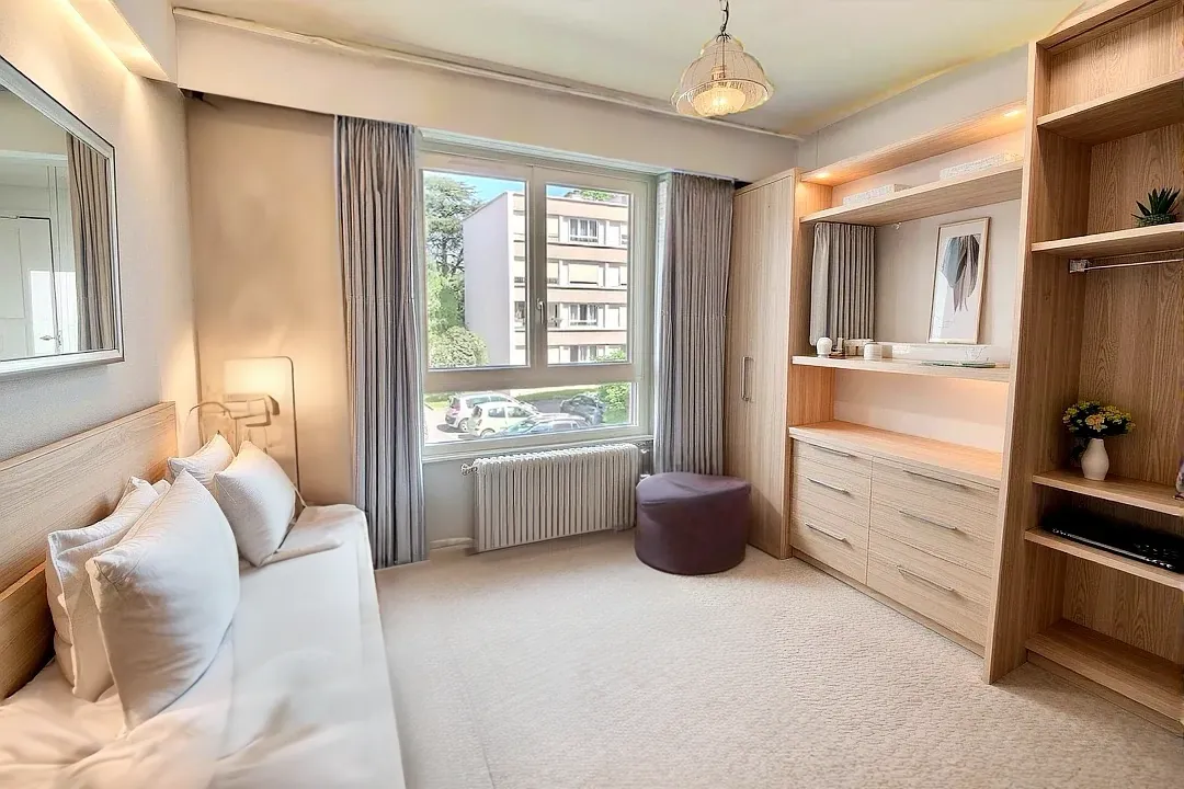 Bel appartement familial de 80 m² avec parking et loggia à Bron 