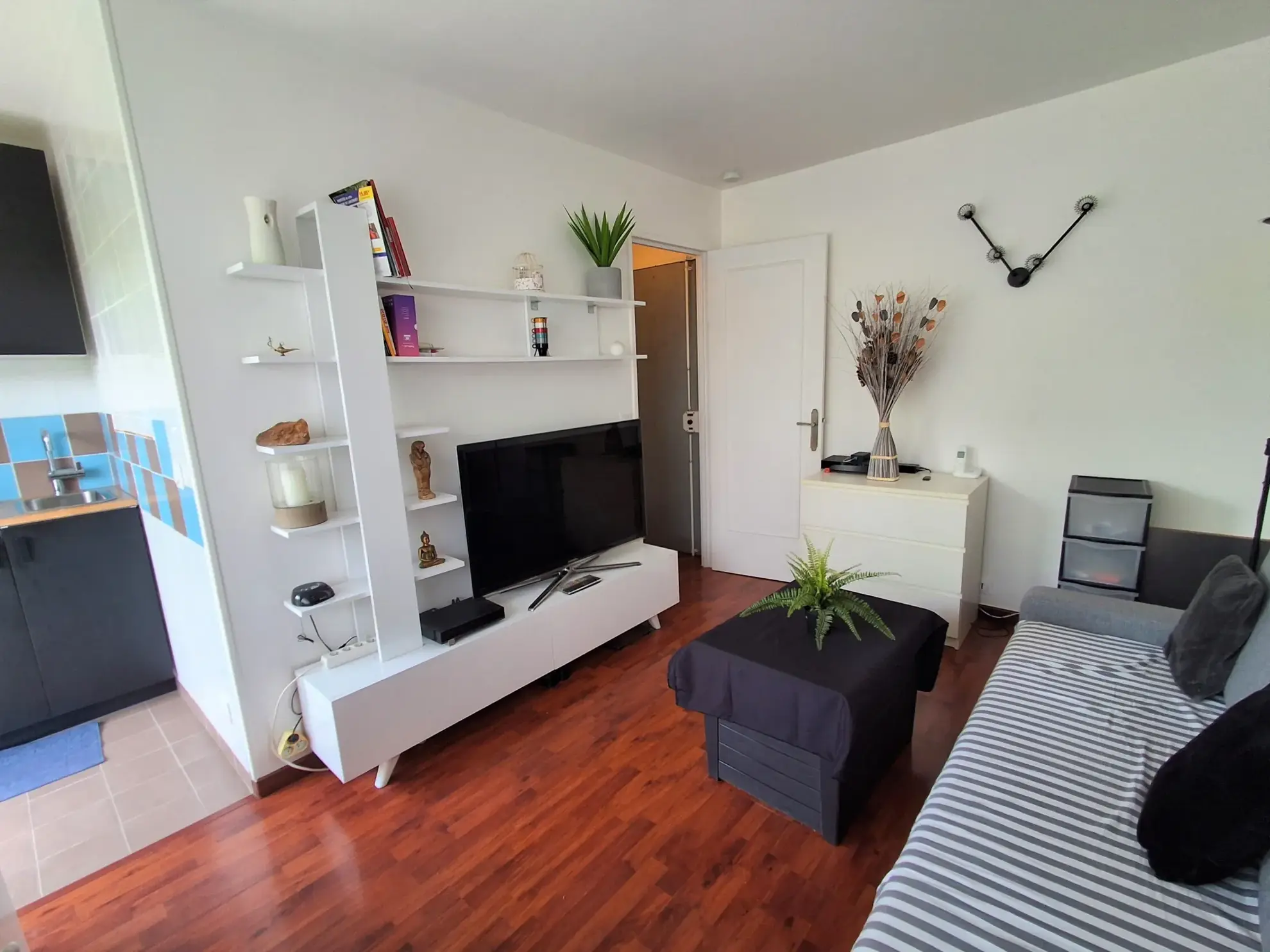 Studio meublé avec balcon et parking à Saint Maur des Fossés 
