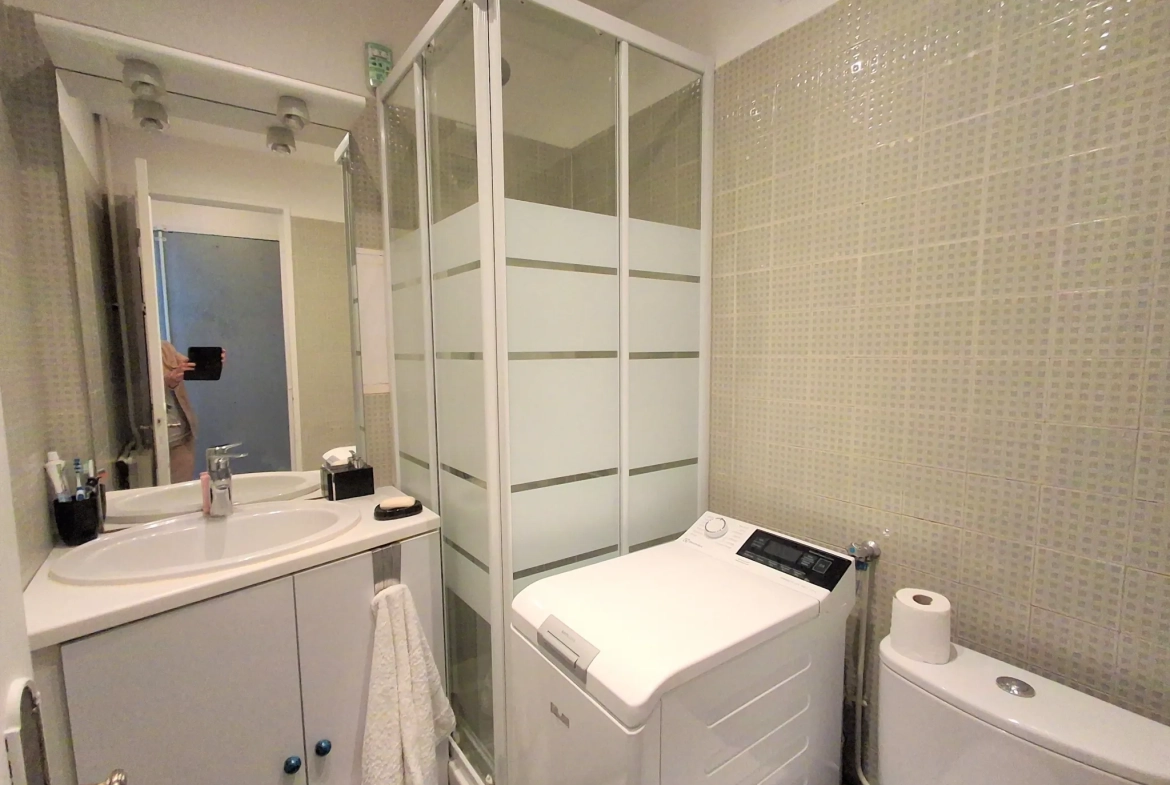 Studio meublé avec balcon et parking à Saint Maur des Fossés 