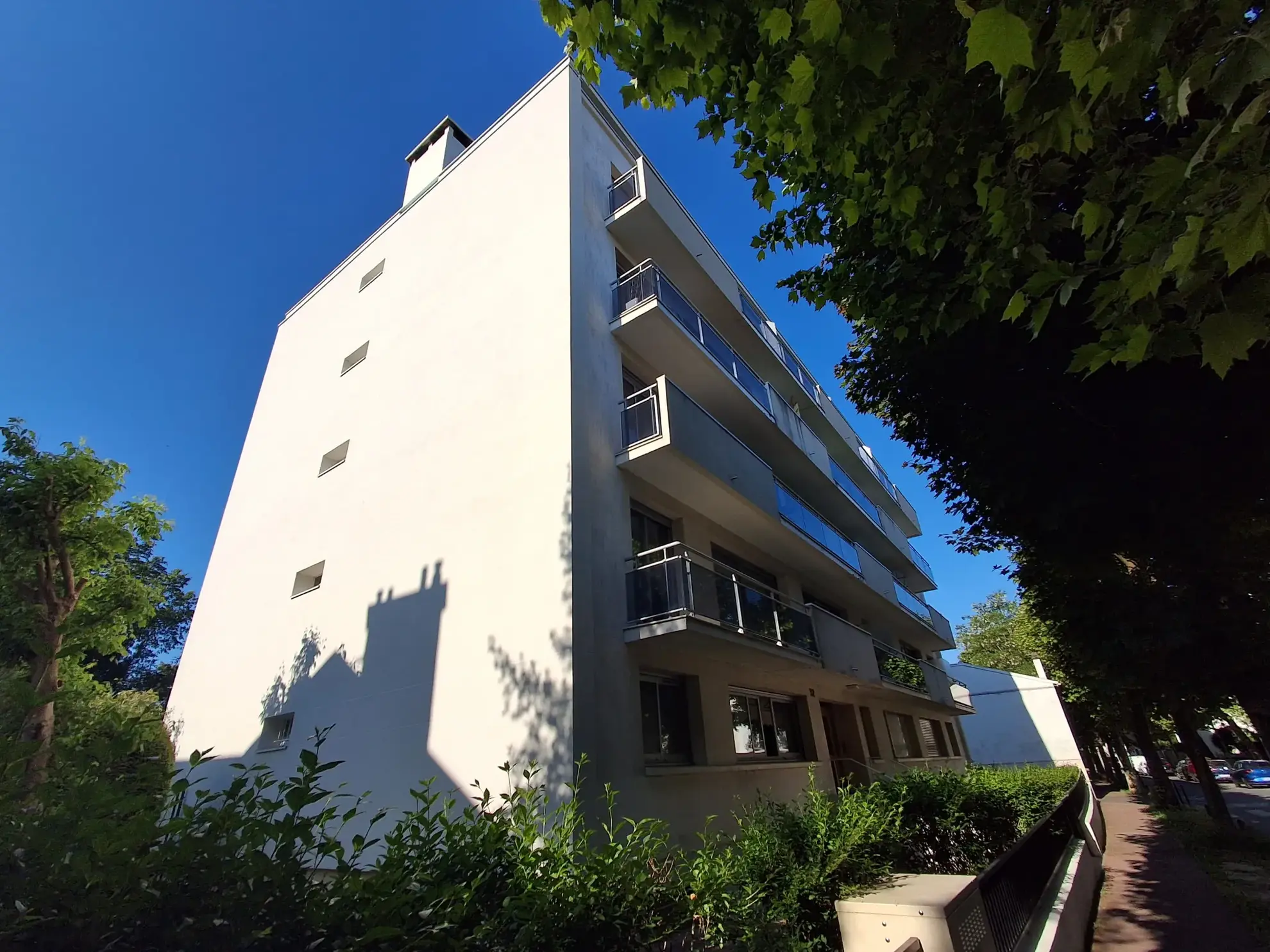 Studio meublé avec balcon et parking à Saint Maur des Fossés 