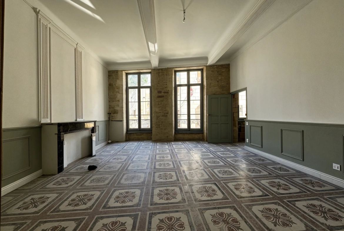 Appartement rénové avec jardin et parking au cœur de Sommières 