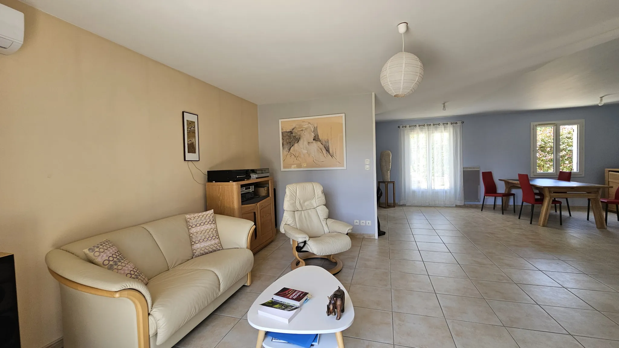 Maison de plain-pied avec 3 chambres et terrain de 1500m² à Seyches 