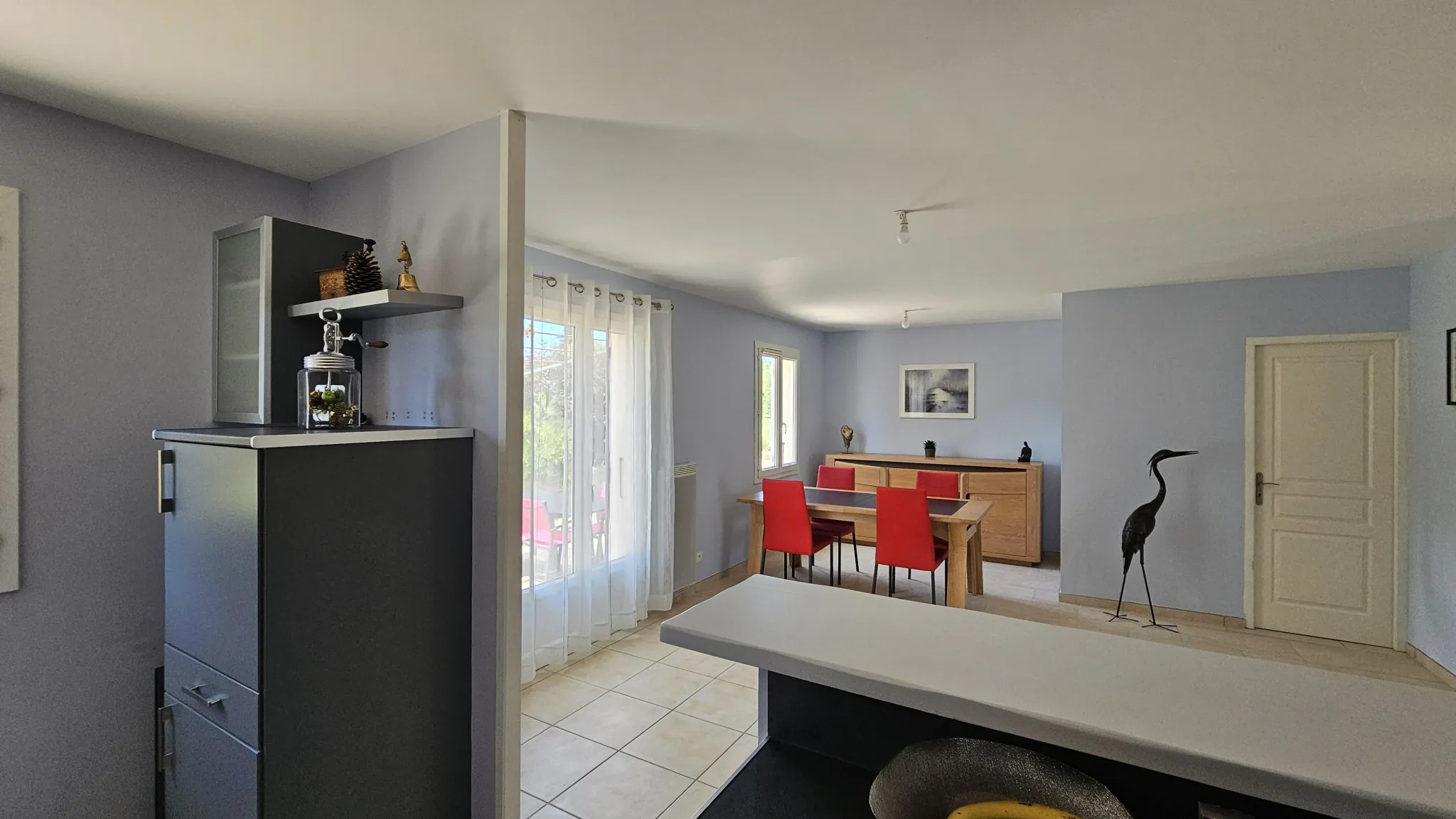 Maison de plain-pied avec 3 chambres et terrain de 1500m² à Seyches 