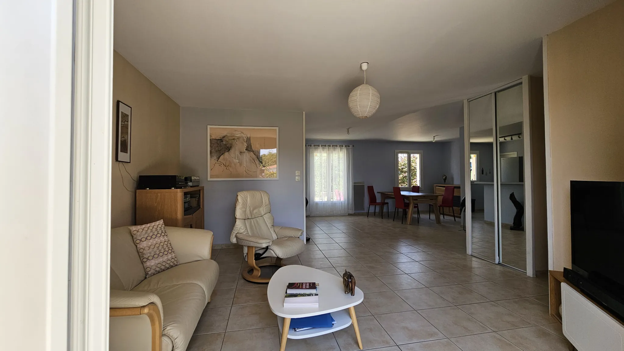 Maison de plain-pied avec 3 chambres et terrain de 1500m² à Seyches 