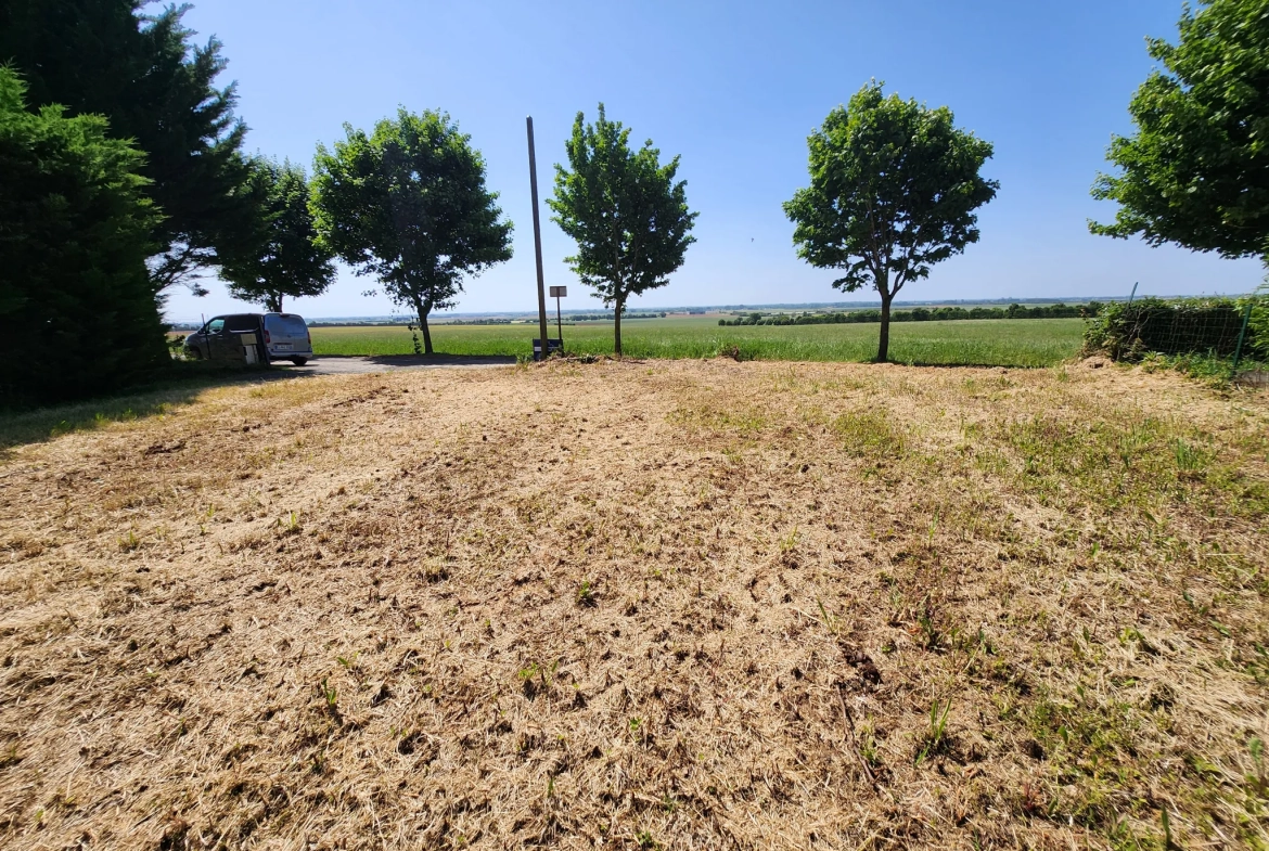 Terrain constructible hors lotissement avec vue panoramique à Saint Aubin la plaine 
