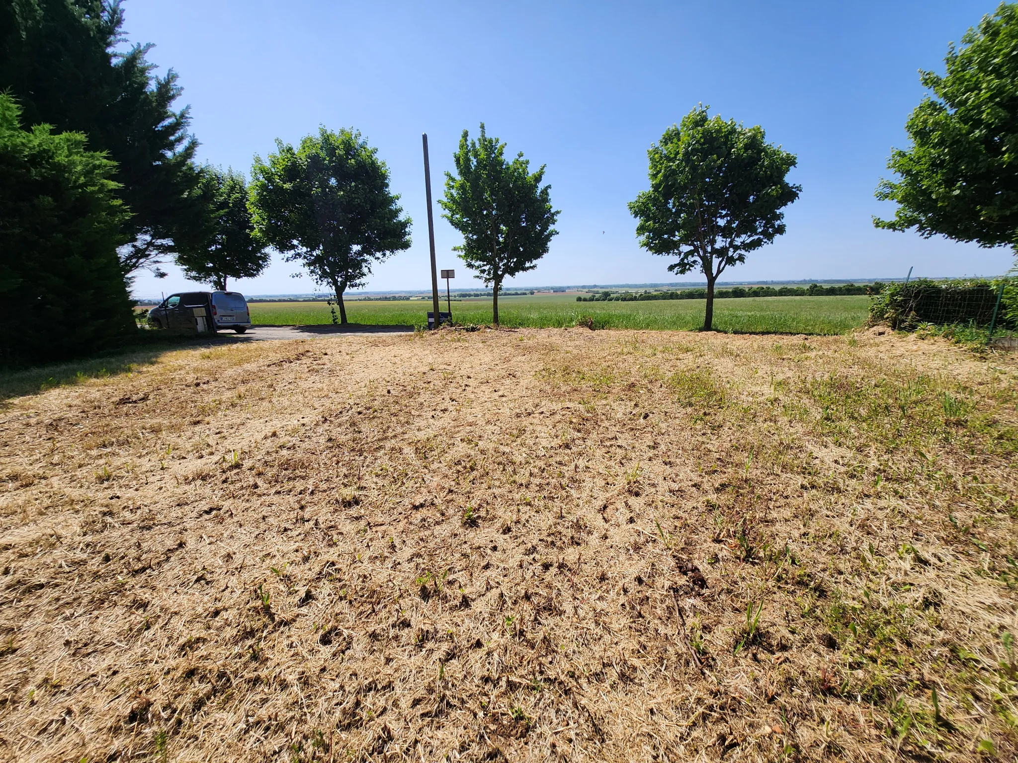 Terrain constructible hors lotissement avec vue panoramique à Saint Aubin la plaine 