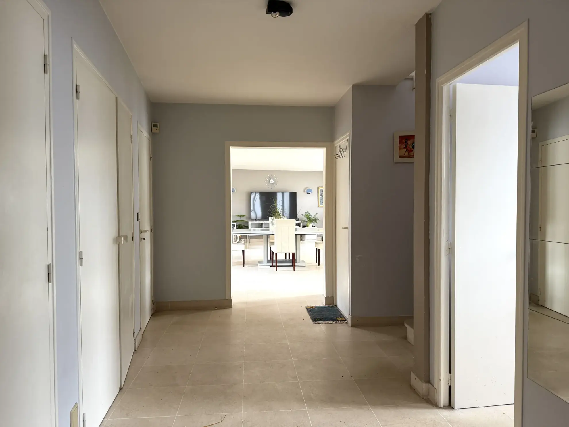 Maison en hyper-centre de Saintes avec 3 chambres, garage et cour privative 