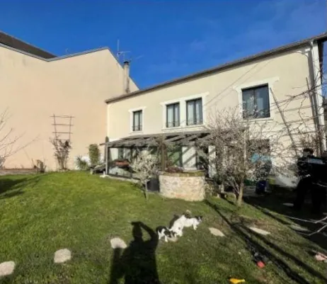 Maison T5 avec 4 chambres à acheter à Neauphle-Le-Vieux - Prix attractif