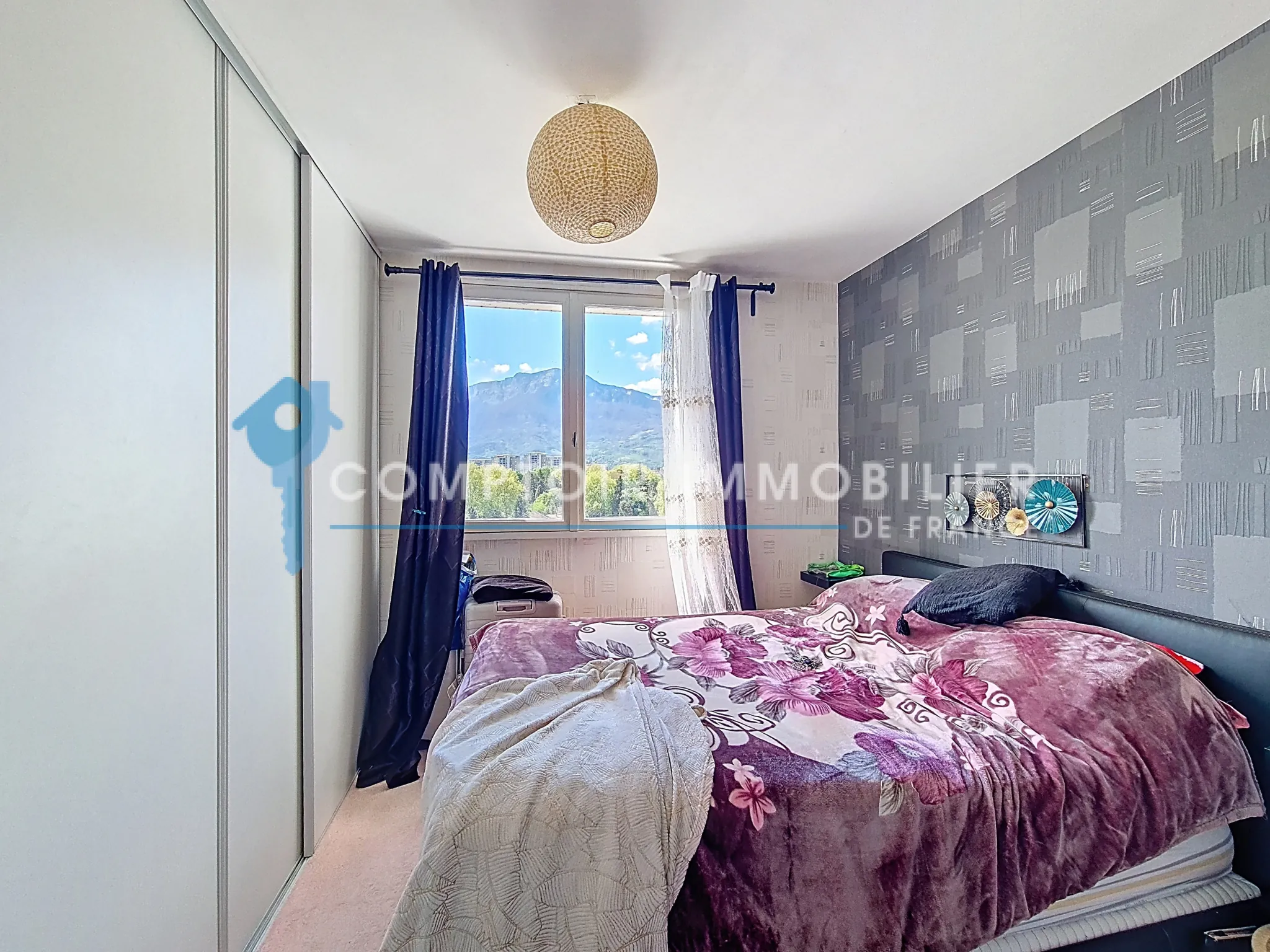 Appartement T3 à vendre à Grenoble avec vue panoramique et balcon 