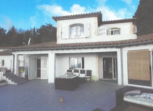 Villa T5 à Nice avec jardin, piscine et garages à vendre 