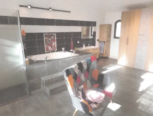 Villa T5 à Nice avec jardin, piscine et garages à vendre 
