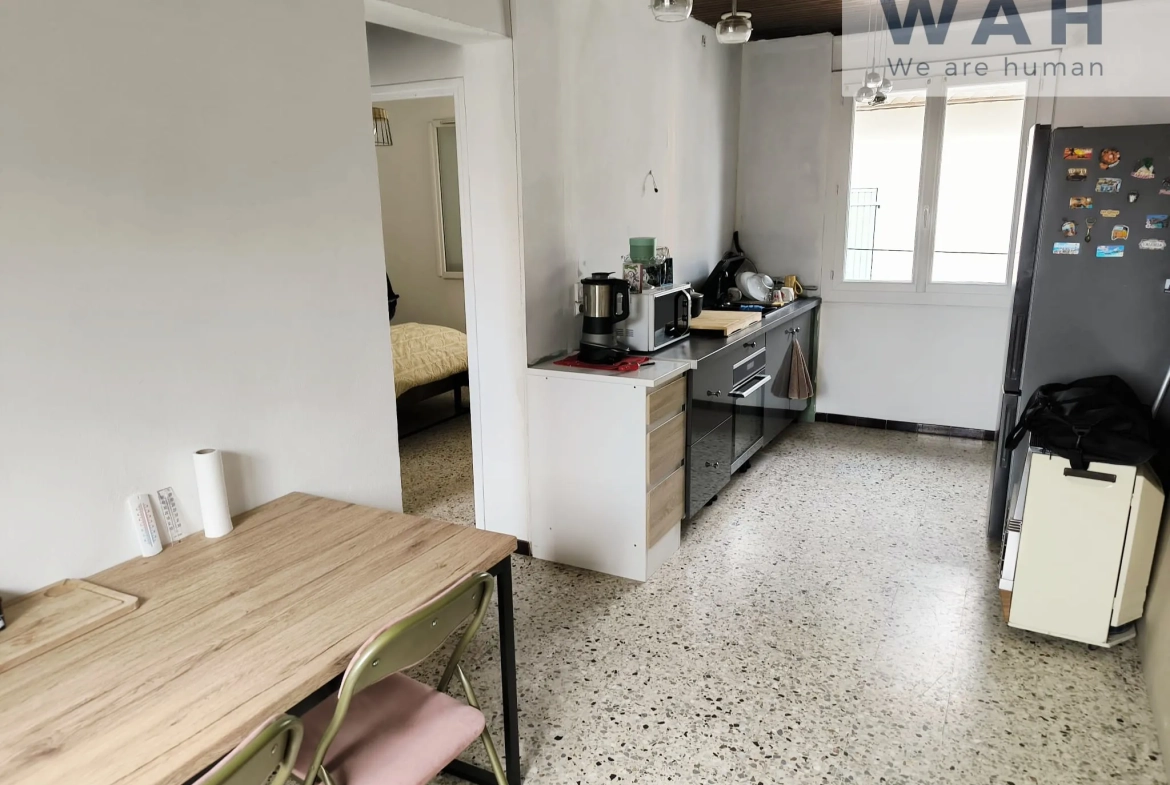 Maison de village T2 avec garage et remise à Saint-Laurent-d'Aigouze 