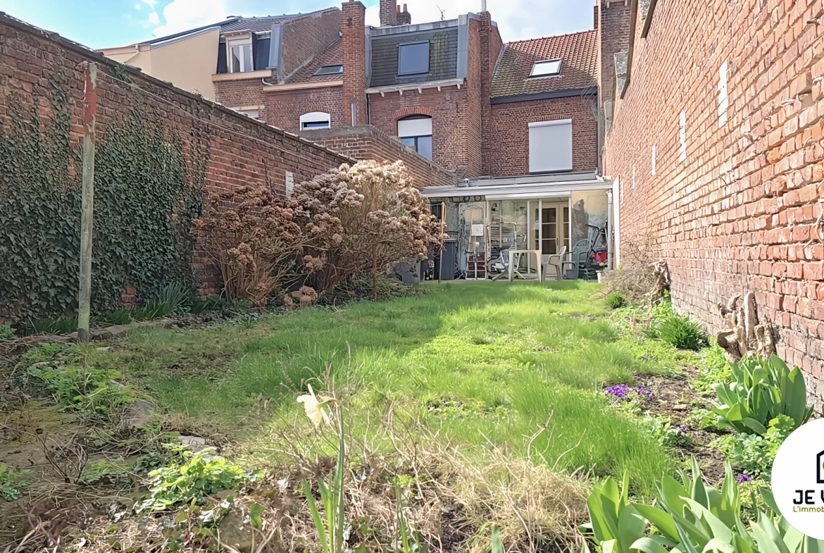 Maison des années 30 avec jardin à La Bassée - Charme et potentiel à saisir 