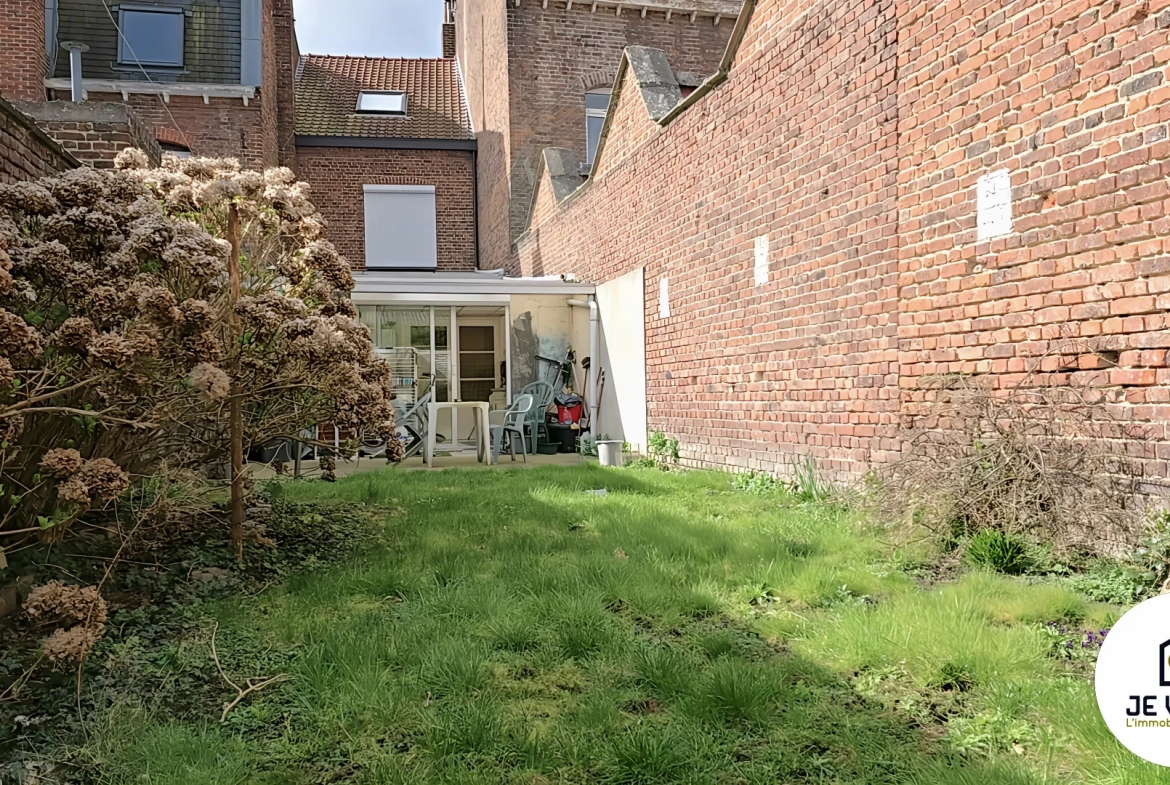 Maison des années 30 avec jardin à La Bassée - Charme et potentiel à saisir 