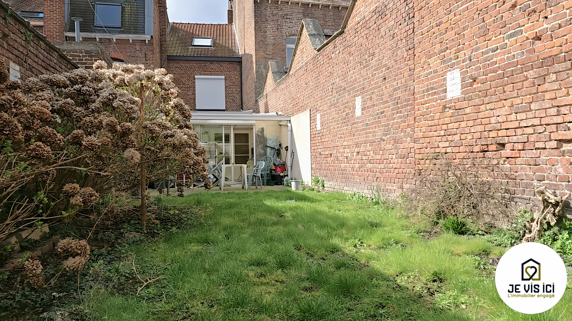 Maison des années 30 avec jardin à La Bassée - Charme et potentiel à saisir 
