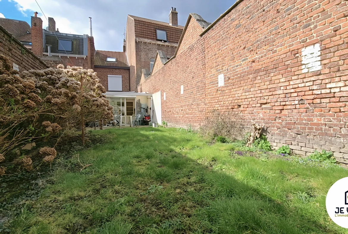 Maison des années 30 avec jardin à La Bassée - Charme et potentiel à saisir 