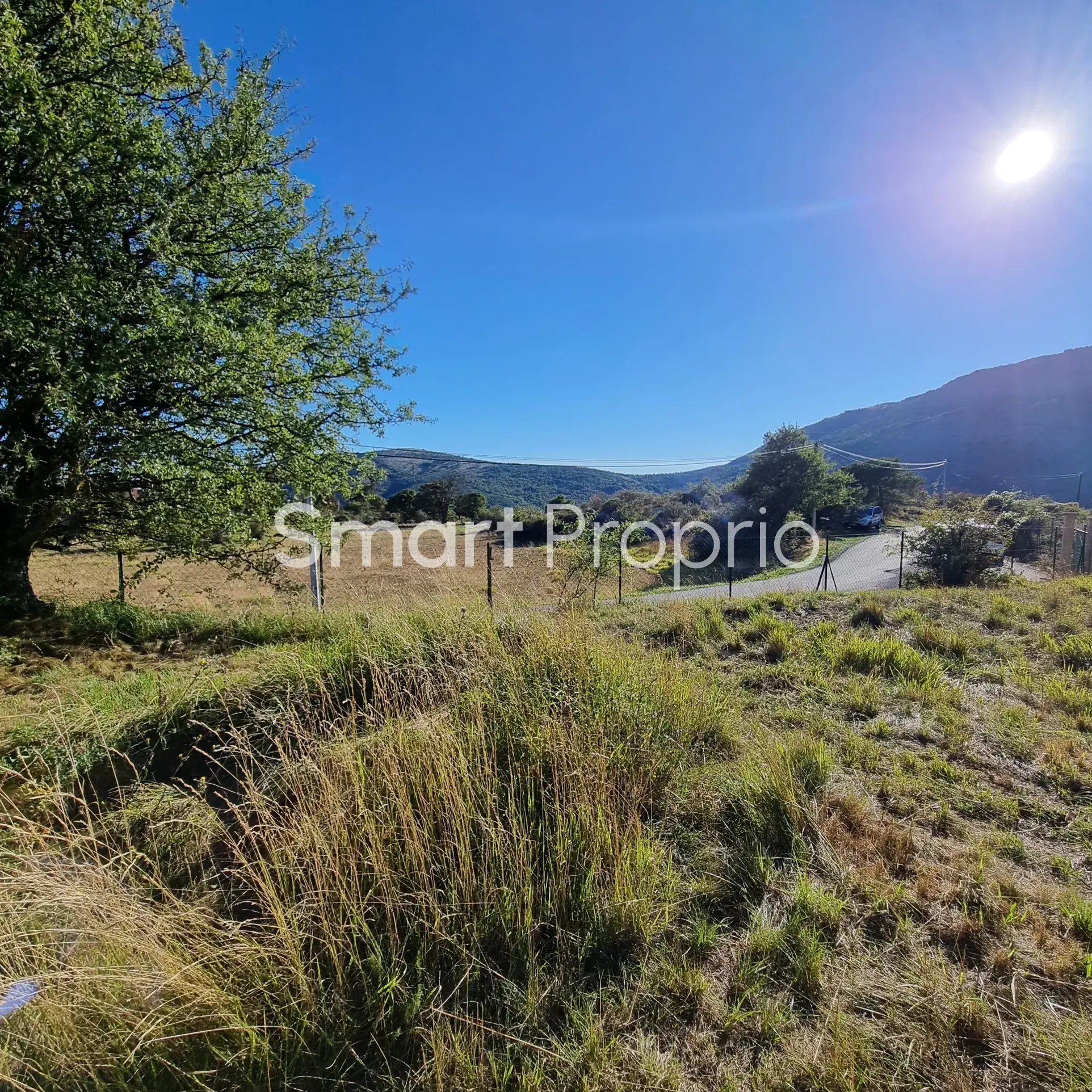 Terrain constructible de 1896 m² à Escragnolles – Calm et ensoleillé 