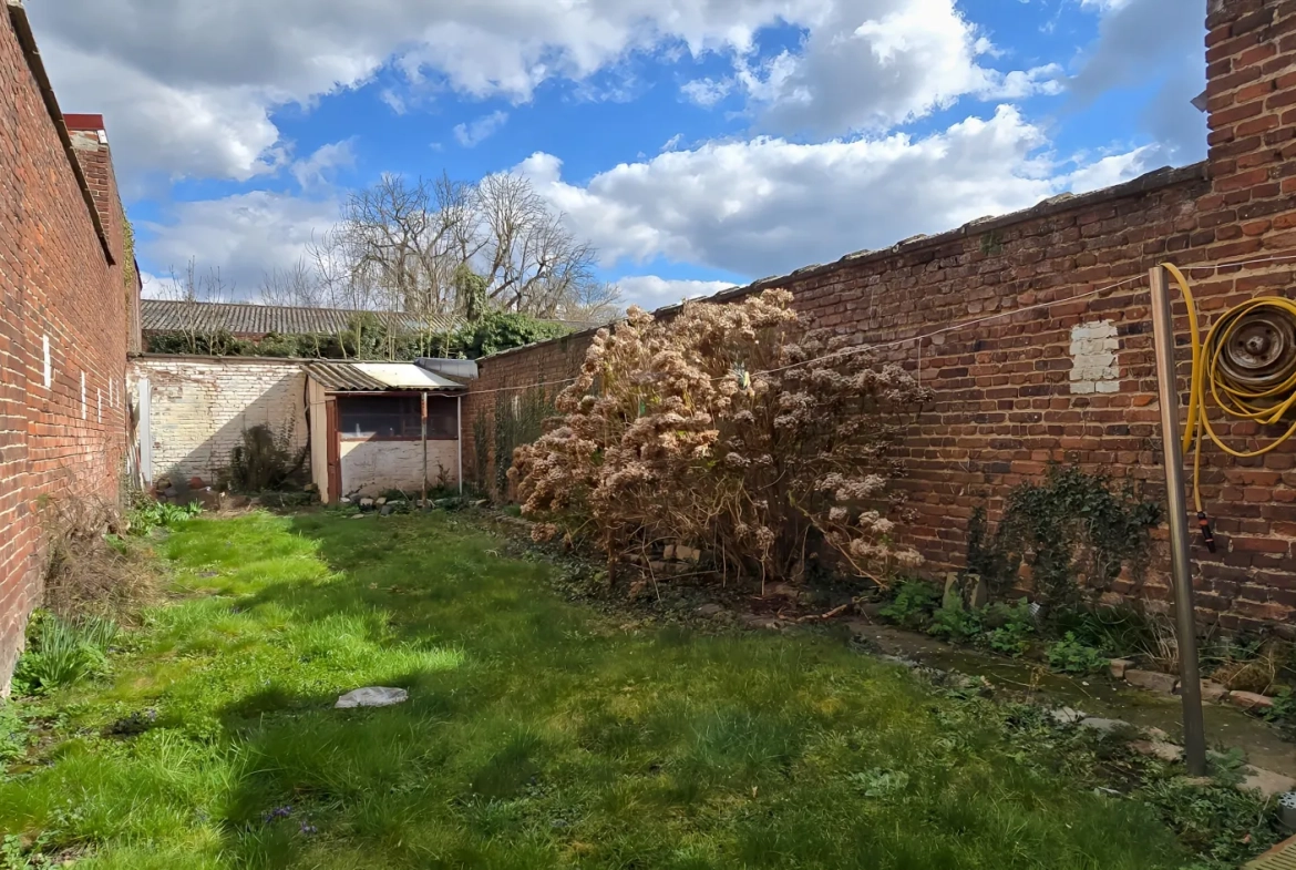 Maison des années 30 avec jardin à La Bassée - Charme et potentiel à saisir 
