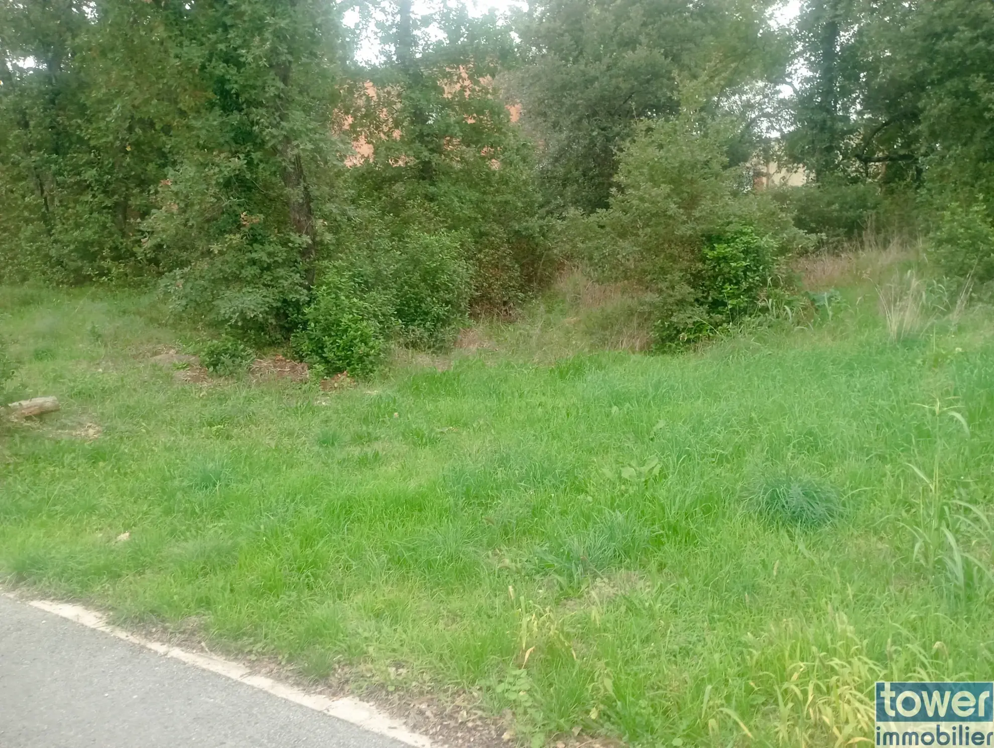 Terrain constructible à Sabrán – 1 429 m² viabilisé, idéal pour votre projet immobilier 