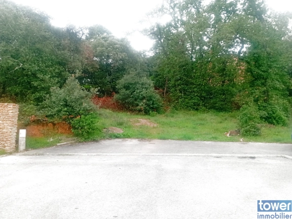 Terrain constructible à Sabrán – 1 429 m² viabilisé, idéal pour votre projet immobilier