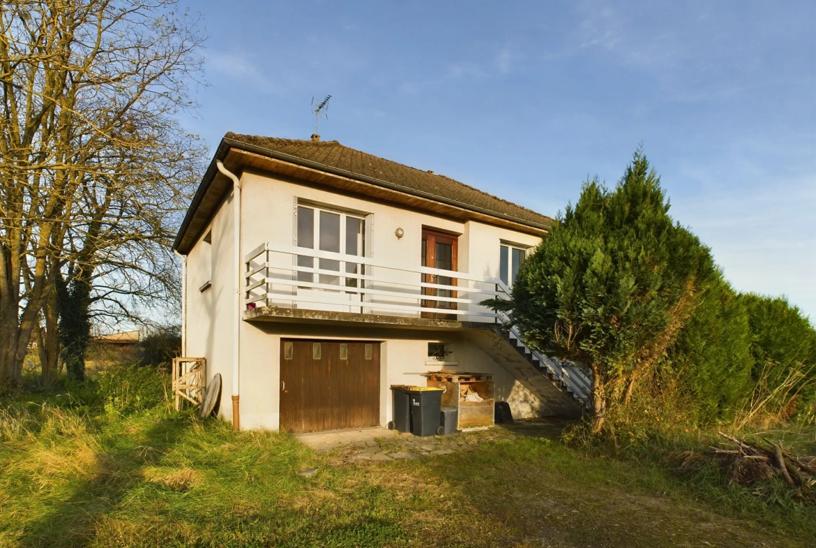 Pavillon à vendre à Nevers avec grand terrain et potentiel de rénovation 