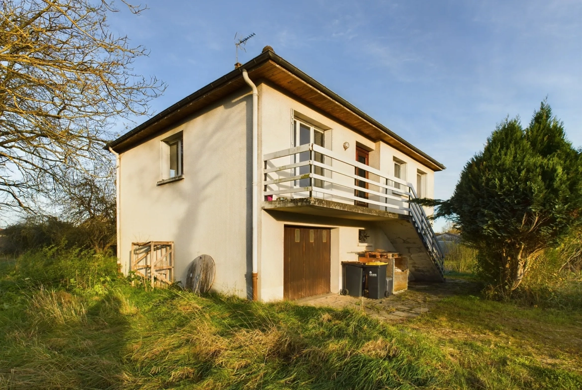 Pavillon à vendre à Nevers avec grand terrain et potentiel de rénovation 
