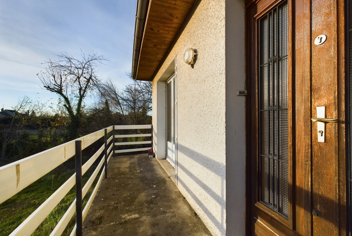 Pavillon à vendre à Nevers avec grand terrain et potentiel de rénovation 