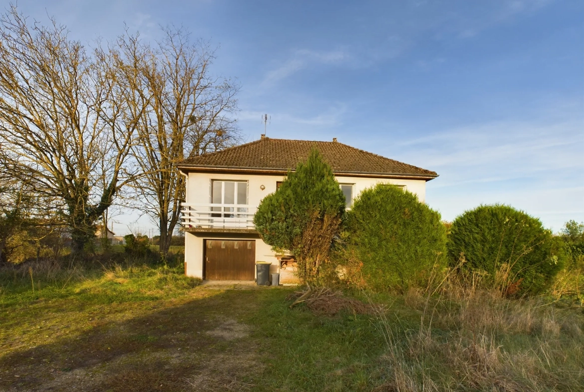 Pavillon à vendre à Nevers avec grand terrain et potentiel de rénovation 