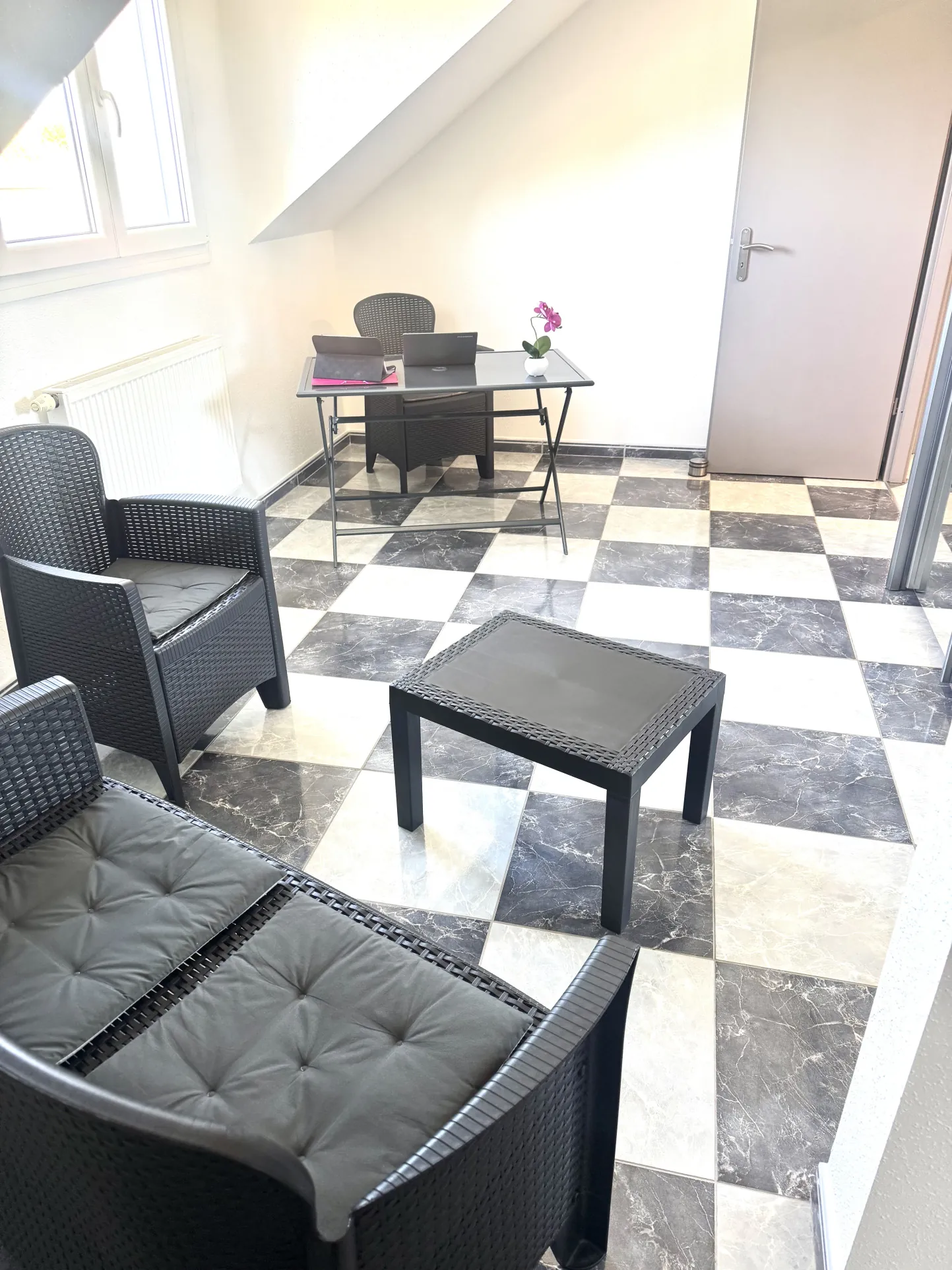 À vendre duplex à Bavilliers de 4 chambres avec terrasse et garage - secteur calme 