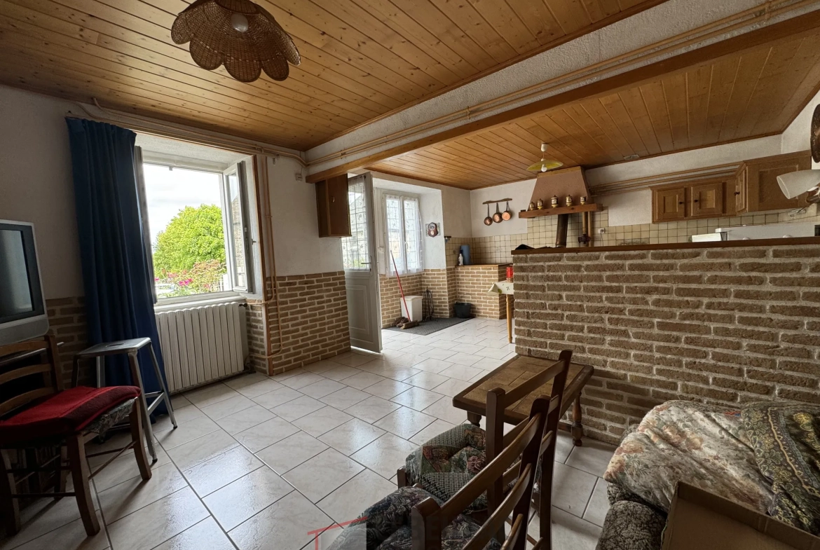 Maison à Vendre à Védrines-Saint-Loup avec jardin, 2 chambres, terrasse, prix attractif 75 000 € 
