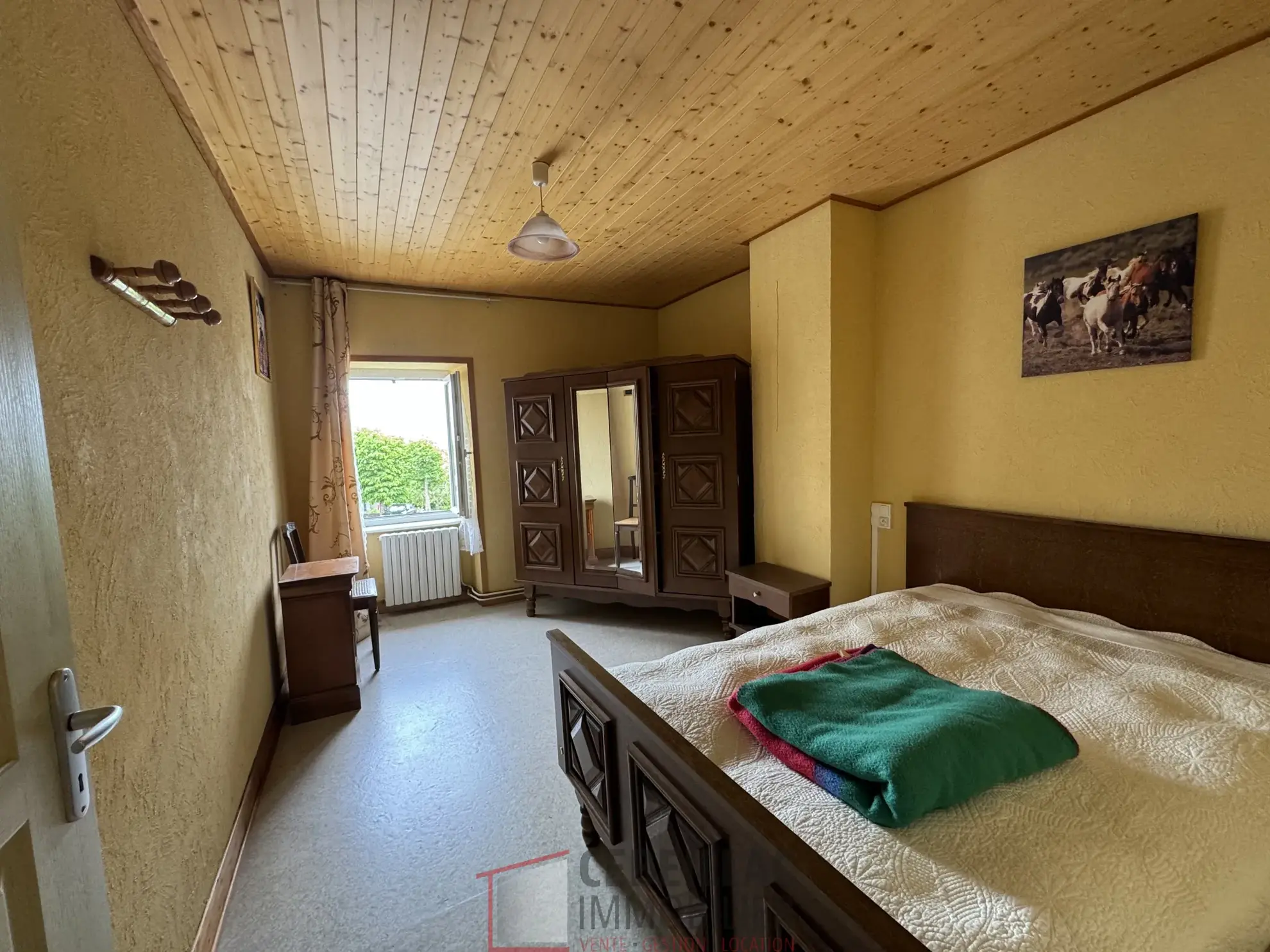 Maison à Vendre à Védrines-Saint-Loup avec jardin, 2 chambres, terrasse, prix attractif 75 000 € 