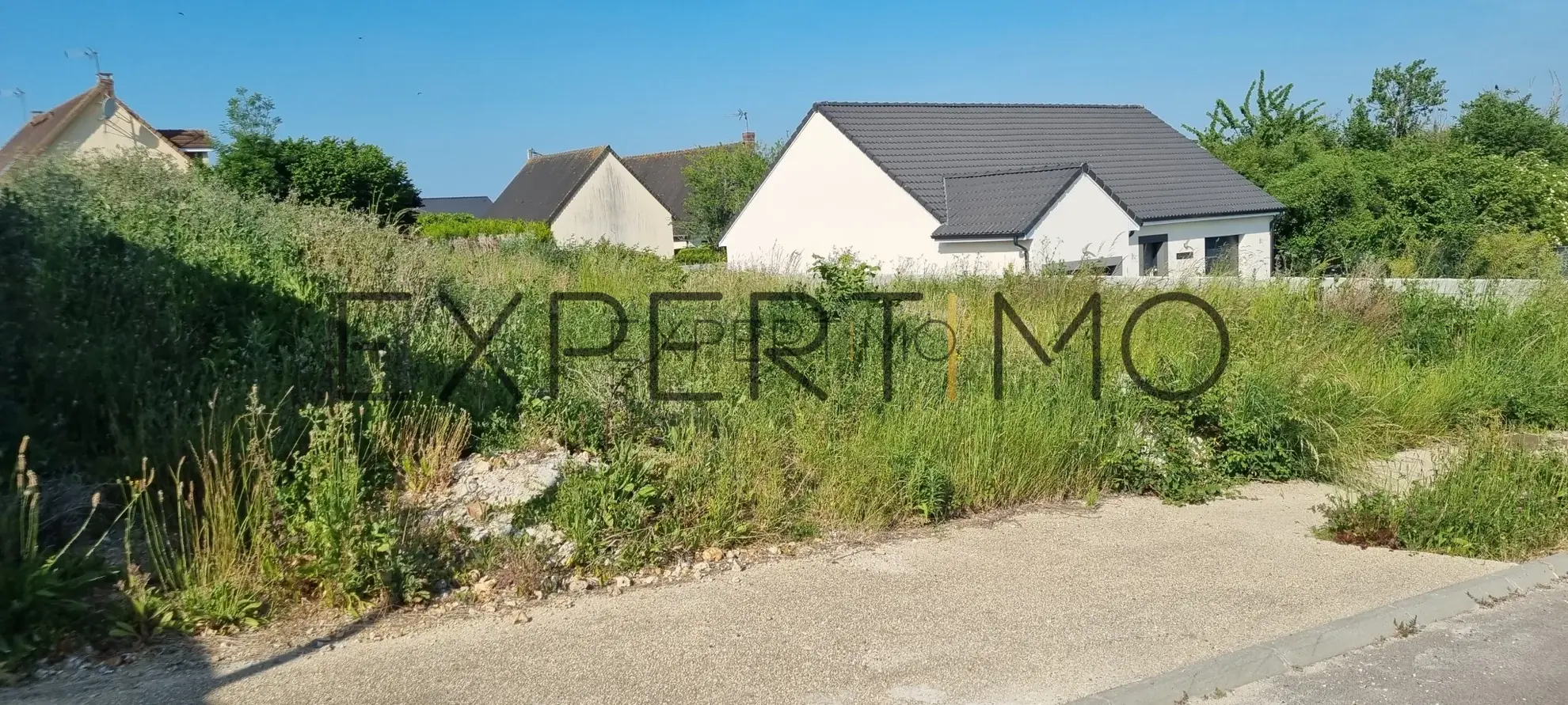 Terrain constructible de 549 m² à Val-de-Reuil à vendre à 77 900 € 