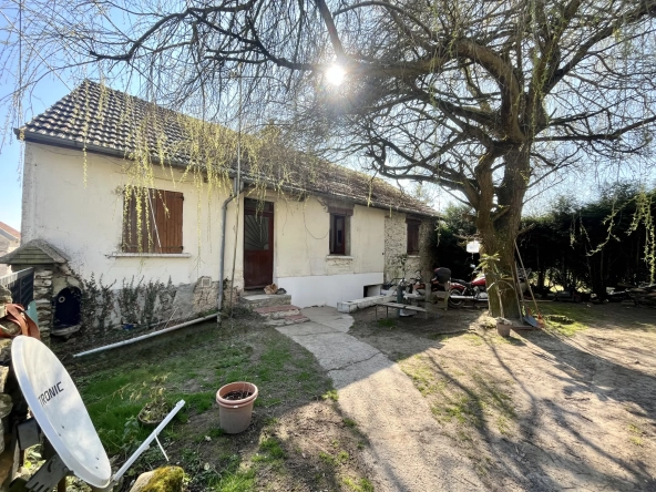 Maison de 73 m² à rénover à La Ferté-Gaucher - Charmante propriété avec potentiel