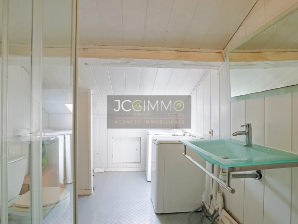 Studio de 33m² à Hyères, emplacement privilégié, excellent investissement locatif 