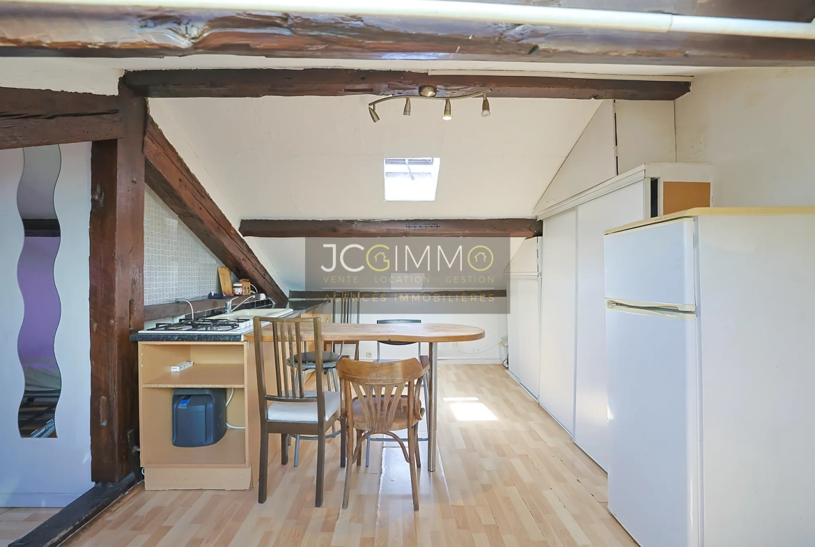 Studio de 33m² à Hyères, emplacement privilégié, excellent investissement locatif 