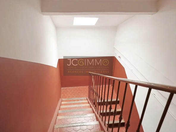 Studio de 33m² à Hyères, emplacement privilégié, excellent investissement locatif 