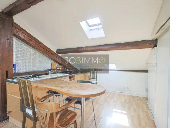 Studio de 33m² à Hyères, emplacement privilégié, excellent investissement locatif 