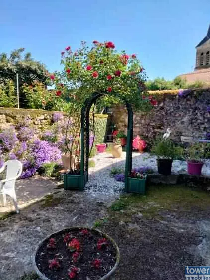 Maison de village charmante avec jardin et garage à La Peruse en Charente 
