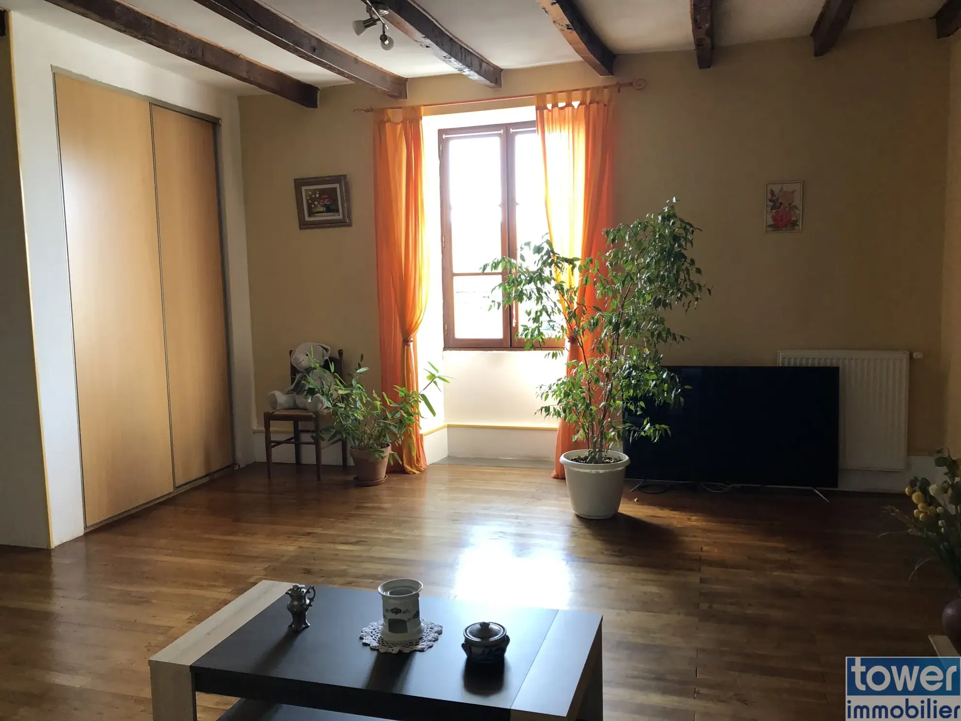 Maison de village charmante avec jardin et garage à La Peruse en Charente 