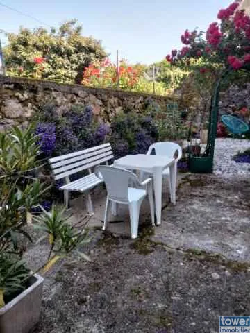 Maison de village charmante avec jardin et garage à La Peruse en Charente 