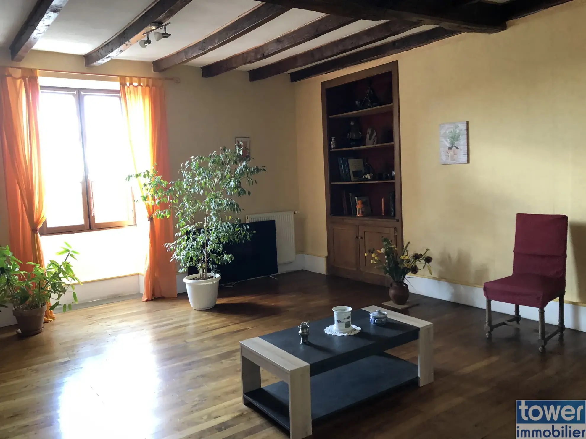 Maison de village charmante avec jardin et garage à La Peruse en Charente 