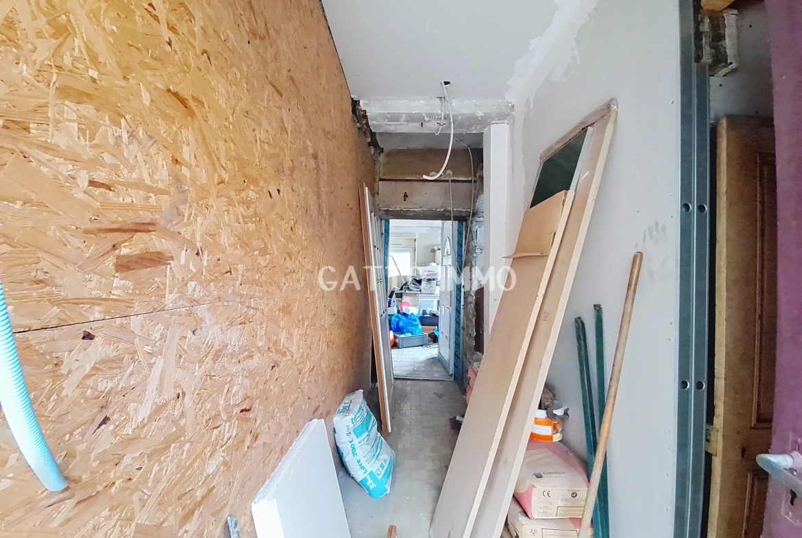 Maison à rénover de 136 m² au centre de Boulay - Potentiel d'investissement 