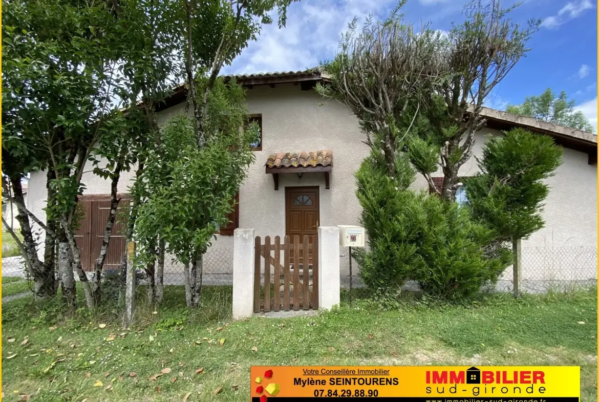 Charmante maison de village en pierre avec jardin et garage à Auros 
