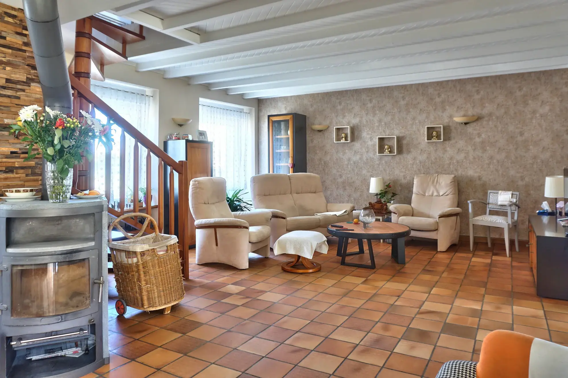 Maison en pierre à Goudelin avec jardin, terrasses et dépendances – 177 m2 