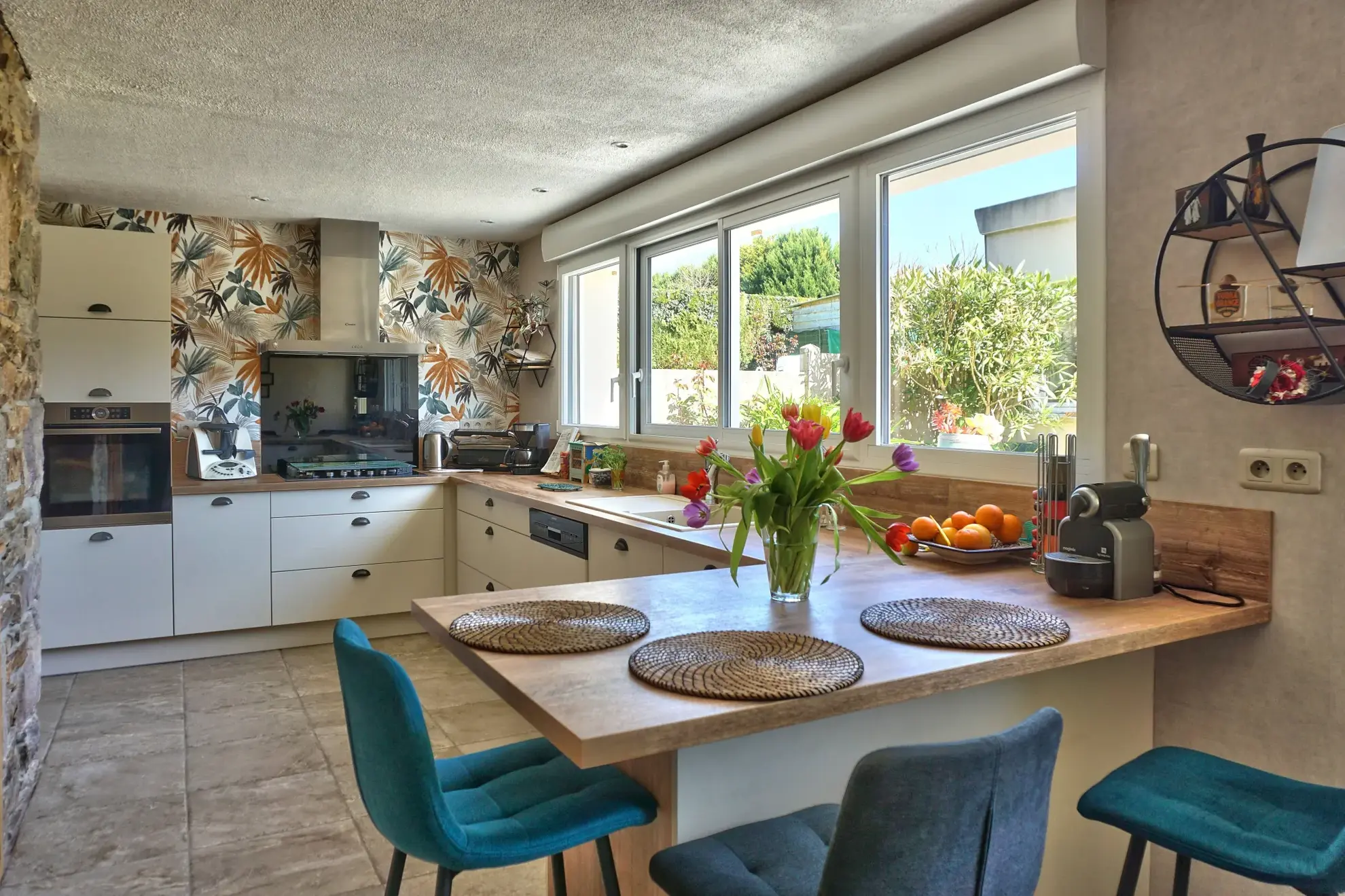 Maison en pierre à Goudelin avec jardin, terrasses et dépendances – 177 m2 