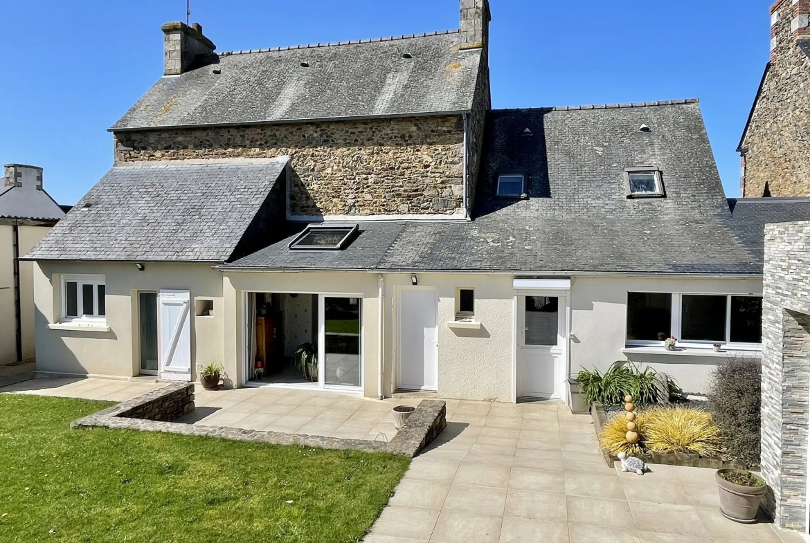Maison en pierre à Goudelin avec jardin, terrasses et dépendances – 177 m2 