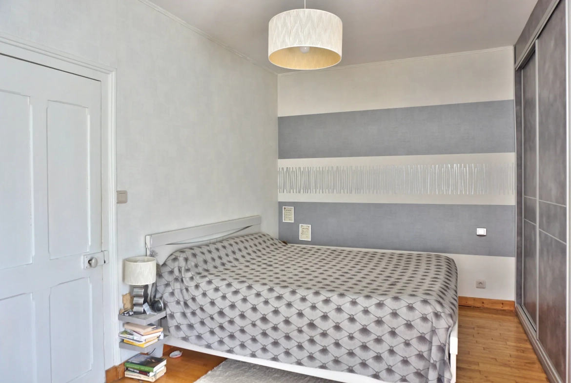 Maison en pierre à Goudelin avec jardin, terrasses et dépendances – 177 m2 