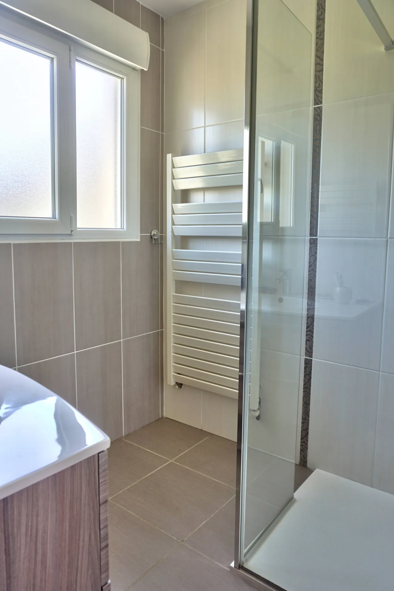Maison en pierre à Goudelin avec jardin, terrasses et dépendances – 177 m2 