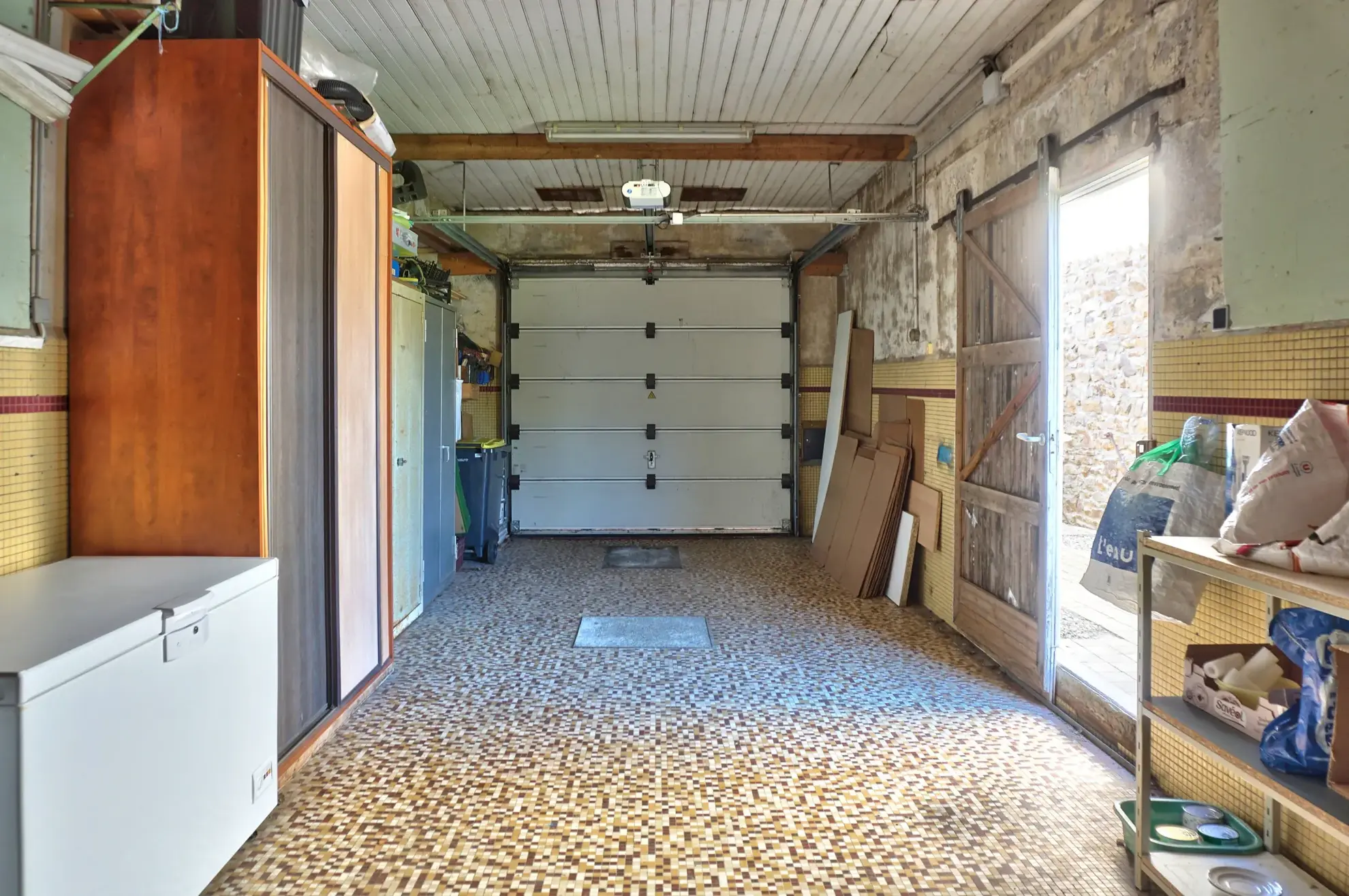 Maison en pierre à Goudelin avec jardin, terrasses et dépendances – 177 m2 