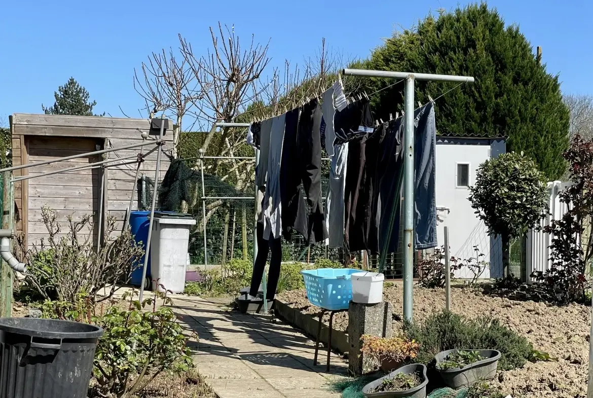 Maison en pierre à Goudelin avec jardin, terrasses et dépendances – 177 m2 